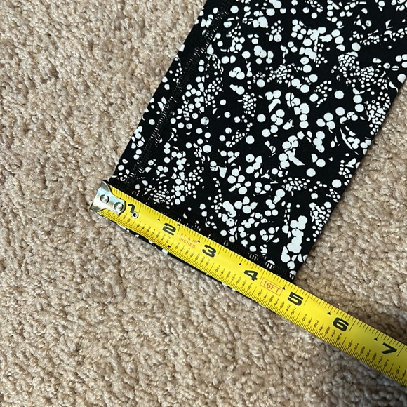 Lululemon black leggings - Picture 7 of 12